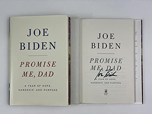 הנשיא ה -46 ג'ו ביידן חתם על חתימה הבטחה לי אבא ספר ג ' - סגן נשיא תחת בקאק אובמה, לשעבר הסנאטור
