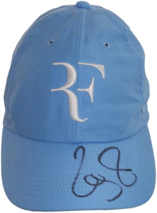 רוג ' ר פדרר חתם על חתימה של יוניקלו עם סמל טניס, אלוף גראנד סלאם, אלוף וימבלדון, אלוף אוסטרליה