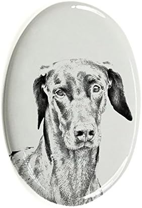 דוברמן לא חתוך, מצבה סגלגלה מאריחי קרמיקה עם תמונה של כלב