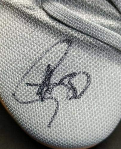 סטיבן קארי חתום על גולדן סטייט ווריירס תחת נעלי שריון S/Z 12. PSA/DNA - נעלי ספורט NBA עם חתימה