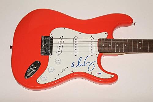 אליס קופר חתמה על חתימות פנדר פנדר גיטרה חשמלית - PSA של בית הספר
