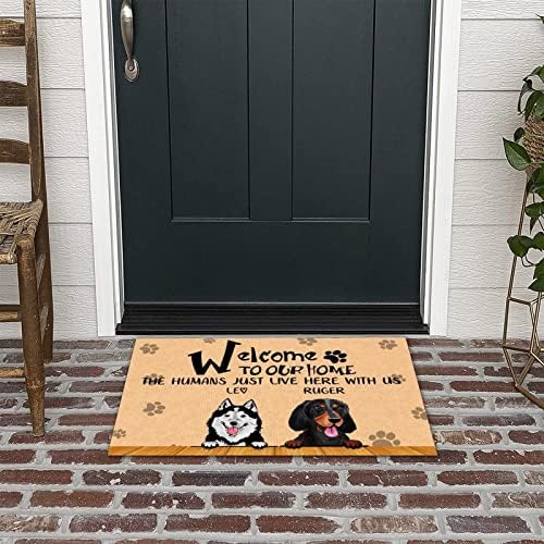 ברוך הבא לביתנו בני האדם פשוט גרים כאן איתנו מרפסת דלת הכניסה מחוץ לכלב כלבים מותאמים אישית כלבים