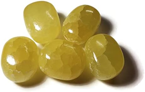 חתיכה אחת צהובה קלציט לימון או אננס צבע גביש ריפוי 25-28 ממ נפלו ומינרל אבן מלוטש של חומר גבוה חצי-טרנסמוס.