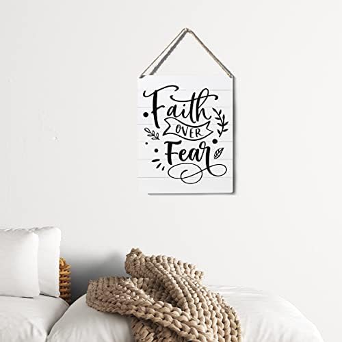 סימן פסוק תנך עיצוב אמונה על פחד שלט עץ נוצרי קיר פלאק פוסטרים תלויים 10 x8 קישוט כפרי ביתי